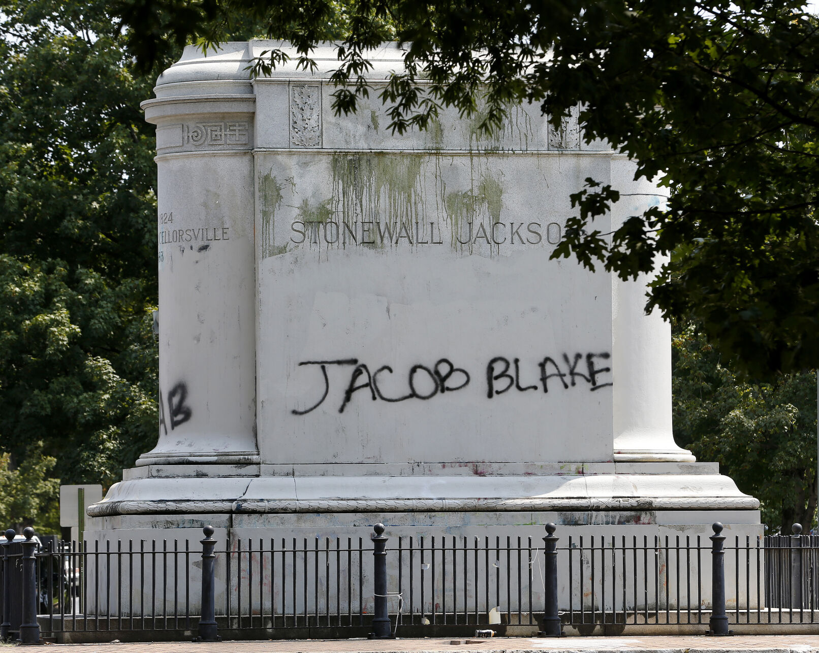 20200826_MET_GRAFFITI_AWE02
